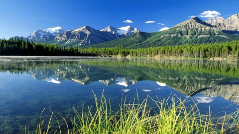 spring-mountain-lake-reflection1366x76850842